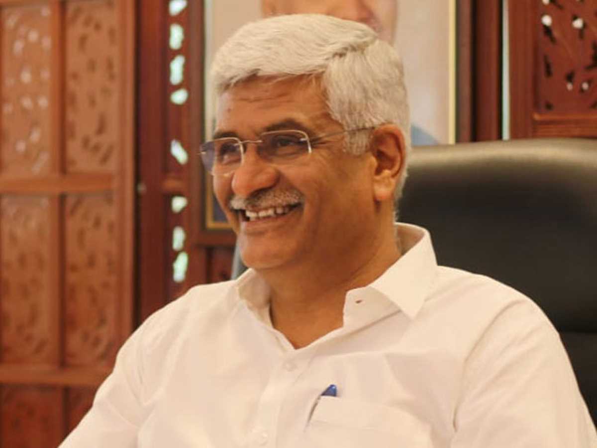 सरकार के पास डाटा है तो जनता को लाईन में क्यों लगवाए : शेखावत